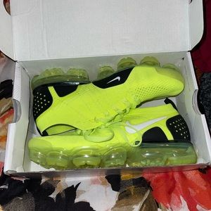 Nike Air VaporMax Flyknit 2 “volt”